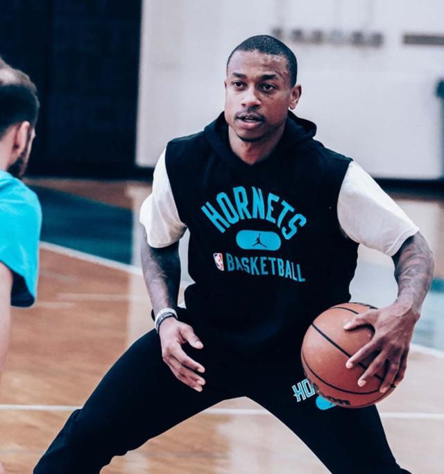 队与密尔沃 队与密尔沃